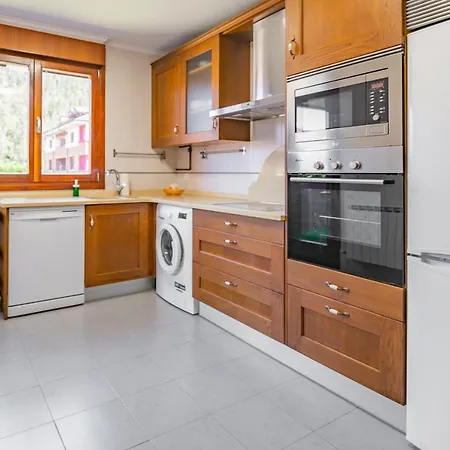 Amplio Apartamento En Guriezo * El Puente (Cantabria)